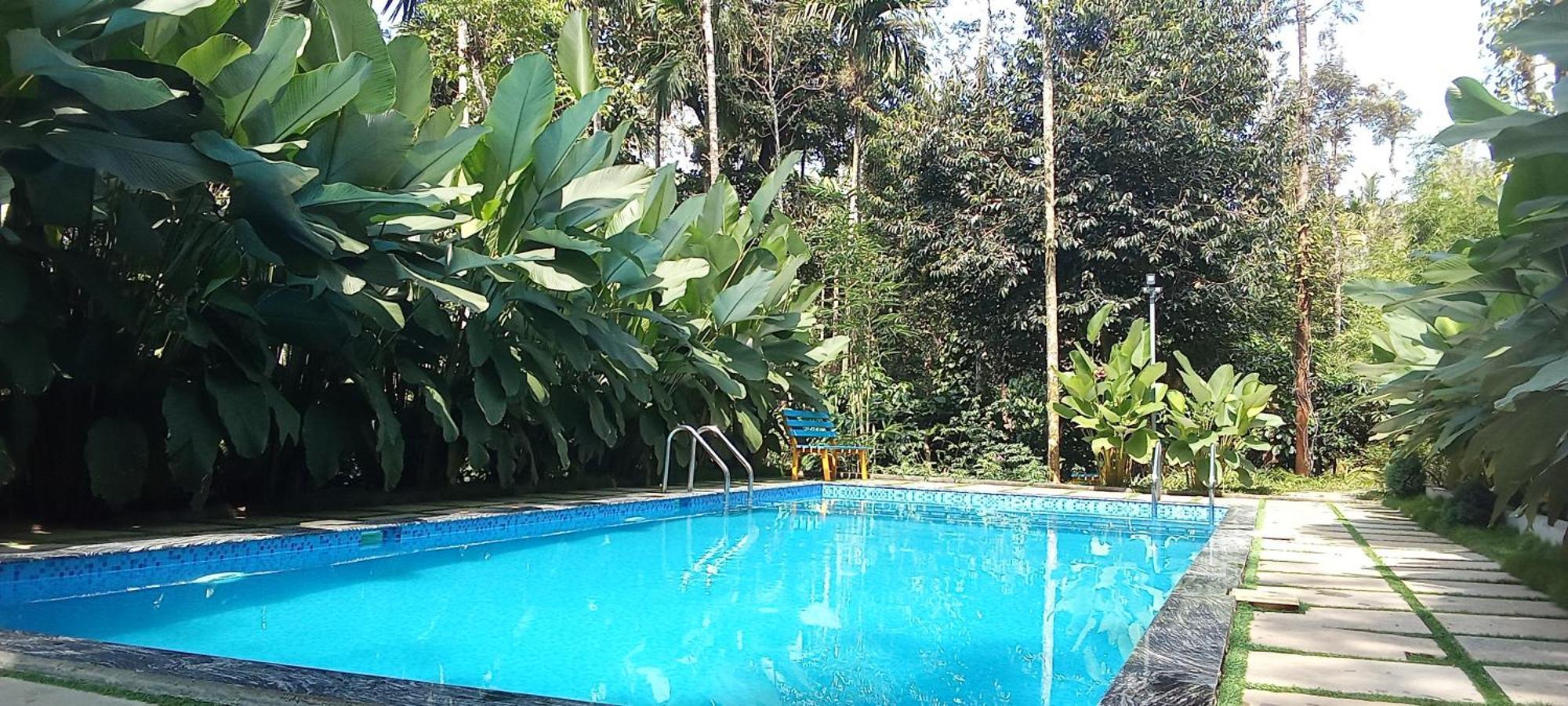 Le Vista Resort Sultan Bathery Esterno foto